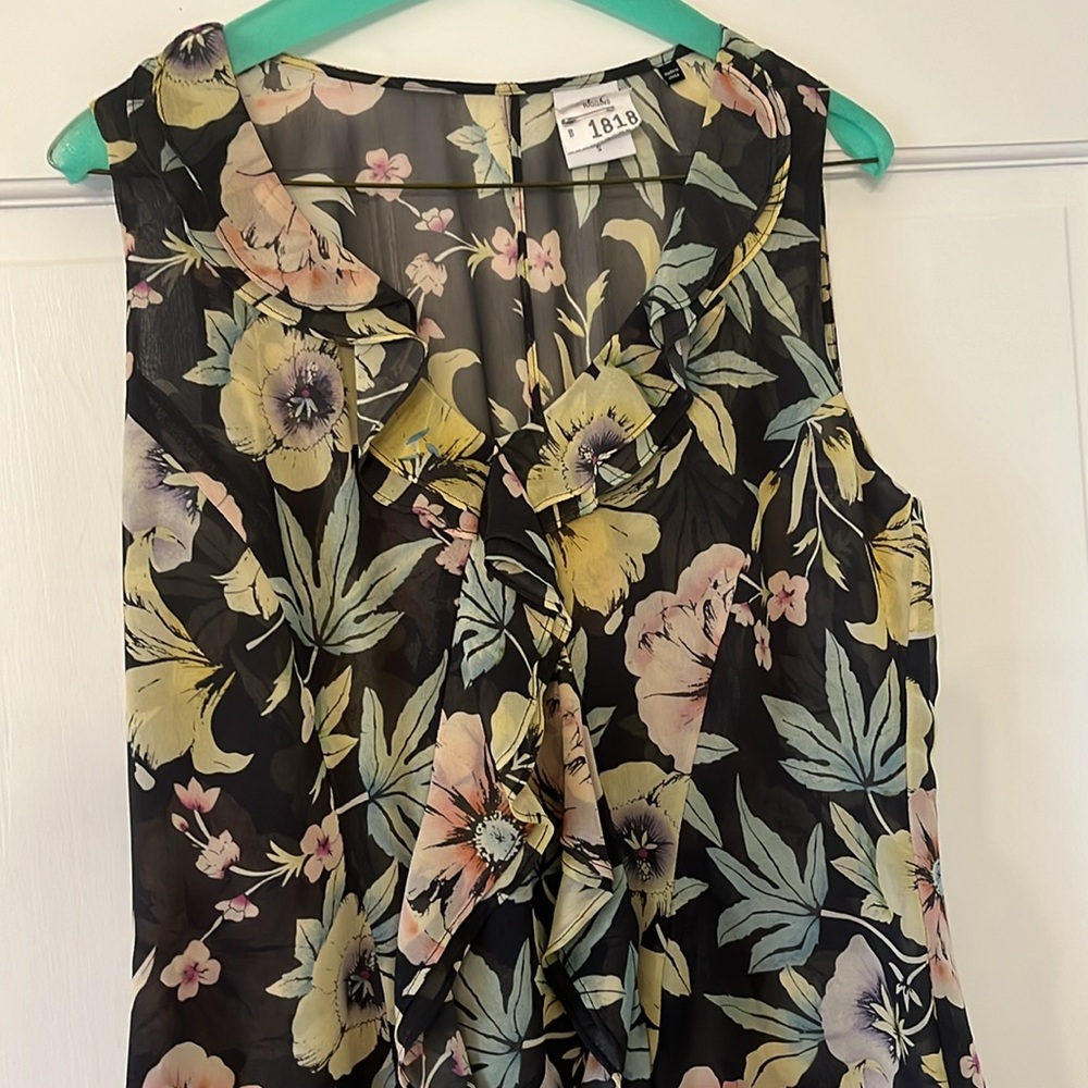 Cabi Ruffle Sleeveless Flowy Top - Picture 7 of 7
